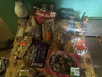 Отдается в дар Пакет продуктов хлеб нарезной, выпечка, молоко, десерты