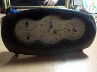 Отдается в дар Часы с темометром и гигрометром