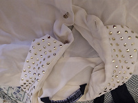 Отдается в дар Женская блузка Zara S с пуговицами-черепами