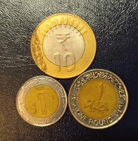 Отдается в дар Три биметаллических монетки
