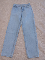 Отдается в дар джинсы голубые на размер 42-44