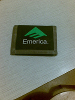 Отдается в дар кошелек emerica