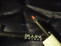 Отдается в дар Красный карандаш для губ Biguine, 2шт.