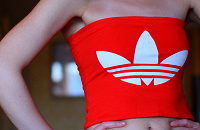 Отдается в дар Женская майка — бюстье ADIDAS