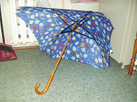 Отдается в дар 2 оригинальных зонтика-трости