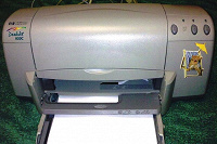 Отдается в дар Принтер струйный HP DeskJet 930C.
