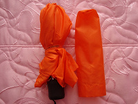 Отдается в дар Оранжевый зонтик.