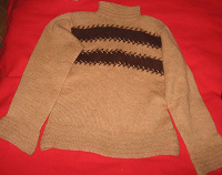 Отдается в дар теплый свитер