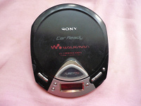 Отдается в дар CD плеер Sony Walkman
