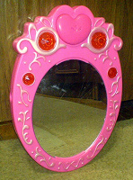 Отдается в дар Зеркало ярко розовое детское для девочек