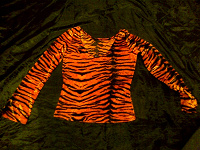 Отдается в дар Кофточка тигровая оранжевая
