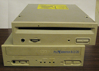 Отдается в дар CD-ROM Pioneer и Plextor SCSI