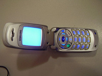 Отдается в дар Телефон Samsung А800+SGH-450 условно рабочие