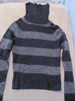 Отдается в дар Женские свитера на осень-зиму