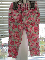 Отдается в дар Розовый Look на 9-12 мес: фирменные джинсы и пончо
