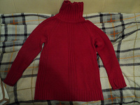 Отдается в дар красный свитер