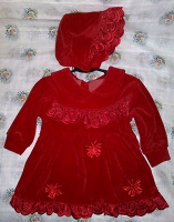 Отдается в дар Красивое нарядное платье и шапочка для маленькой принцесы.