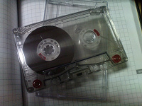 Отдается в дар чистые новые аудиокассеты и коробочки для кассет VHS