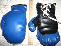 Отдается в дар Детские боксёрские перчатки
