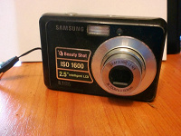 Отдается в дар цифровой фотоаппарат samsung 8 мpx. Битый дисплей, в остальном — ок