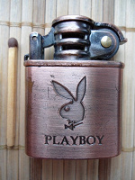 Отдается в дар Зажигалка Playboy