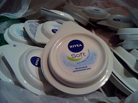 Отдается в дар пробники nivea soft