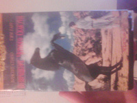 Отдается в дар касета с фильмом для детей про лошадь и мальчика«Чёрный Скакун»