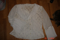 Отдается в дар Блуза белая с пришитым шарфом разм. 54