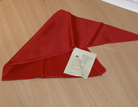 Отдается в дар Родом из СССР-пионерский галстук.