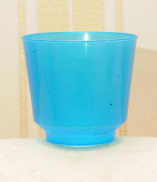 Отдается в дар Пластиковый синий стакан