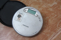 Отдается в дар CD-плеер