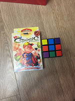Отдается в дар Настольная игра «свинтус» и кубик Рубика