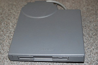 Отдается в дар Toshiba FDD attachment case + FDD drive