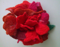 Отдается в дар Резинка для девочек «роза» красная.