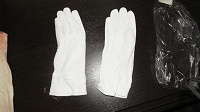 Отдается в дар Белые перчатки (кожзам)