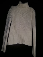 Отдается в дар Тёплый свитер 40 — 42 размера