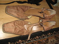 Отдается в дар Обувь женская 39 размера летняя.