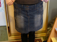 Отдается в дар Юбка джинсовая 50-52 размер.
