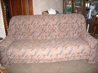 Отдается в дар диван и кресло