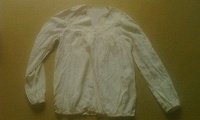 Отдается в дар белая рубаха-туника с вышивкой на груди