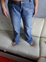Отдается в дар дамские джинсы летние и зимние штаны для горок
