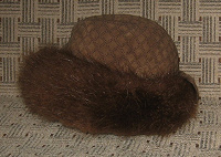 Отдается в дар Зимняя коричневая меховая шляпка