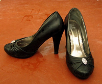 Отдается в дар Туфли черные, 38 размер