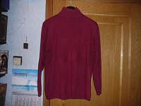 Отдается в дар свитер бордовый -большой размер