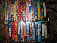 Отдается в дар Видеокассеты VHS с мультиками около 30 шт