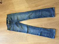 Отдается в дар джинсы женские клеш 42