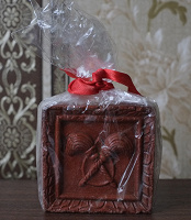 Отдается в дар терракотовый сувенирный кирпич из Непала
