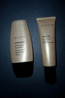 Отдается в дар Тональные крема avon