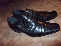 Отдается в дар 2 пары мужских туфель