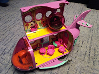 Отдается в дар Домик-самолет для игрушек Hasbro
